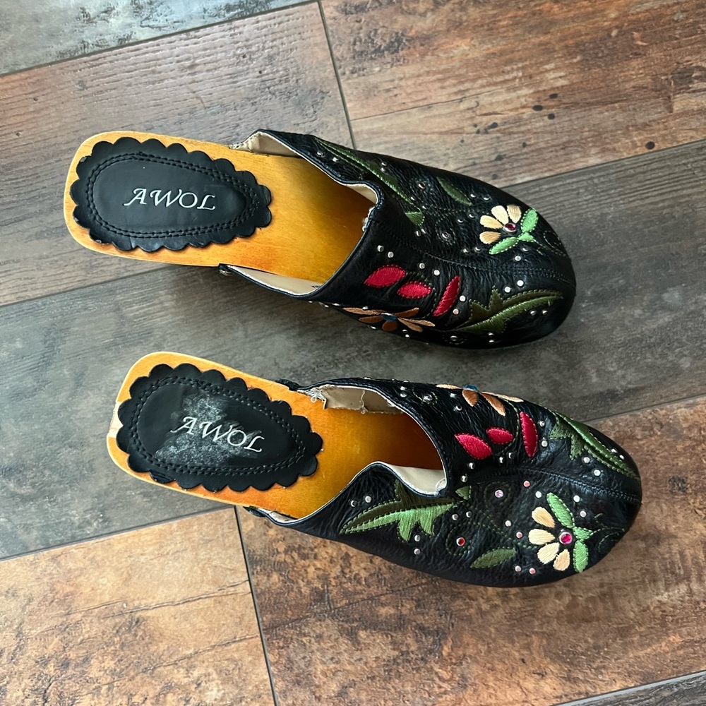 VINTAGE AWOL HEELED SHOES